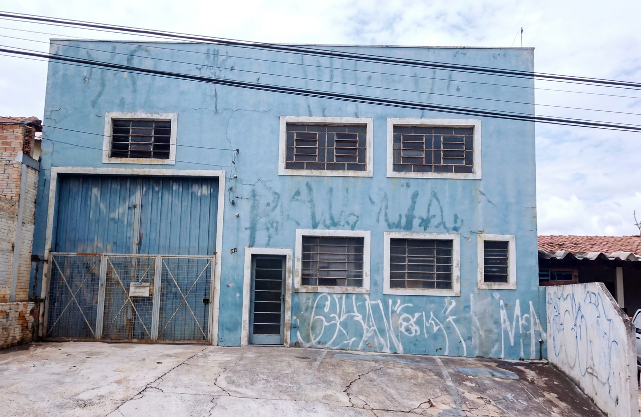 Igreja Renovada — salão transformado em templo
